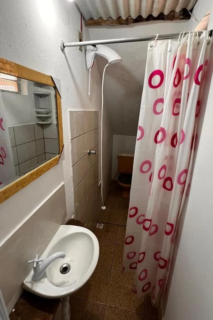 Hospedaria Central - Hostel Bombinhas Guest house